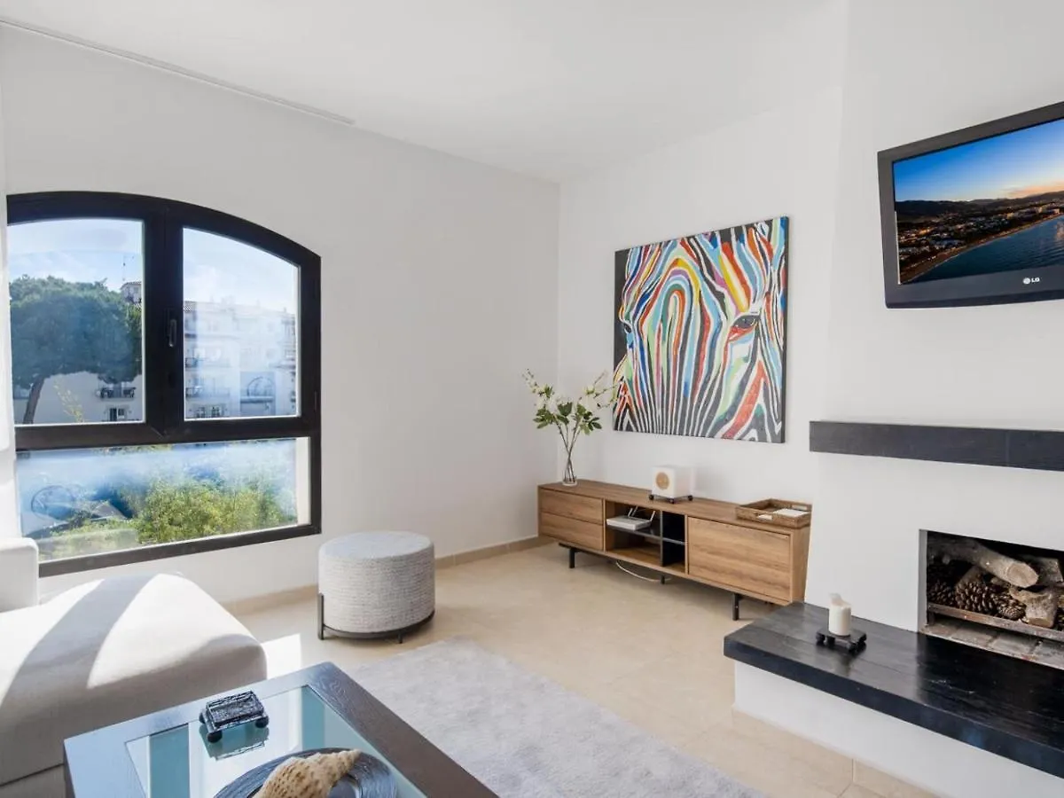 Apartamento De 2 Dormitorios En Playas Del Duque Marbella Apartament