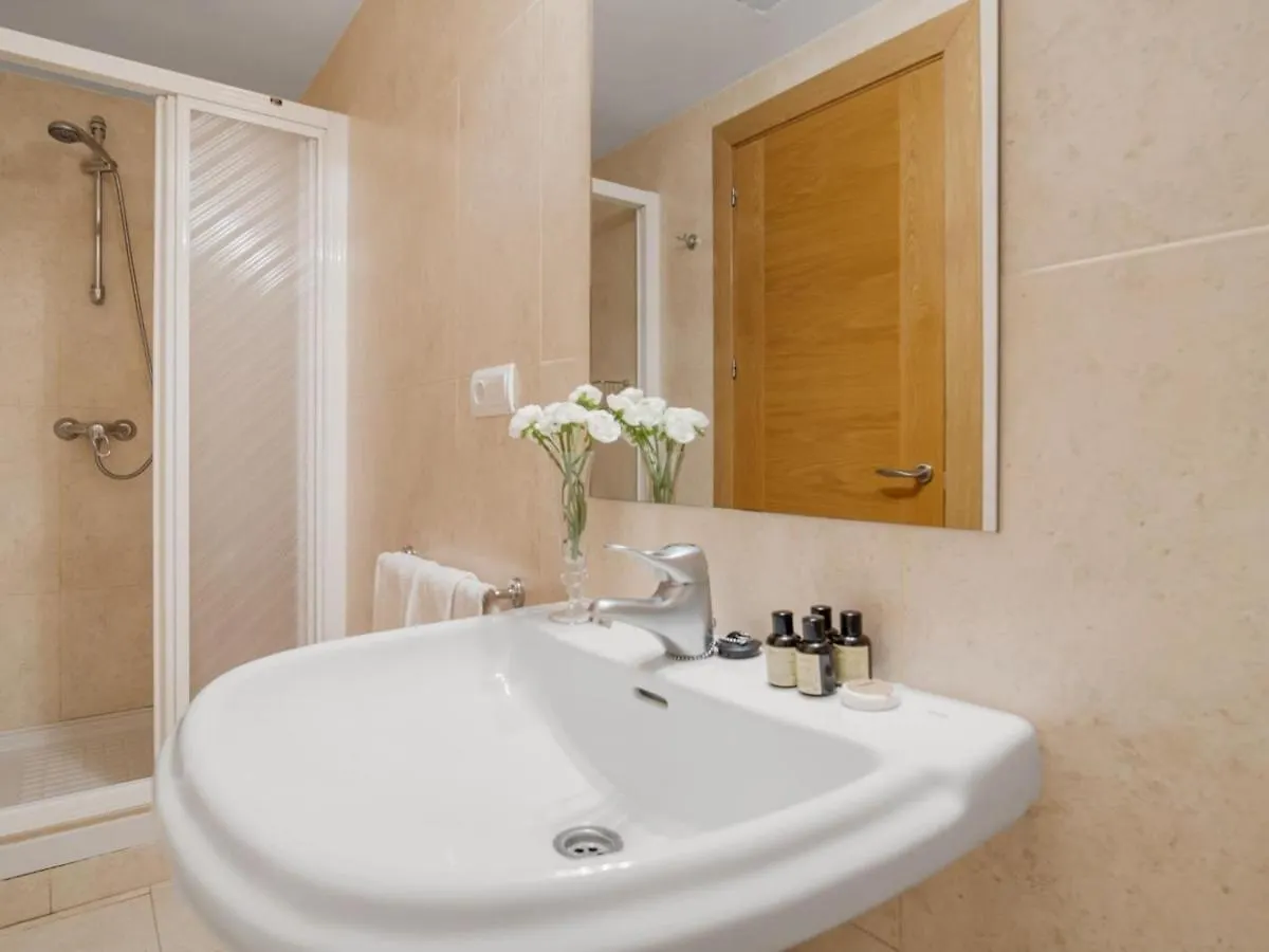 Apartamento De 2 Dormitorios En Playas Del Duque Marbella Apartament