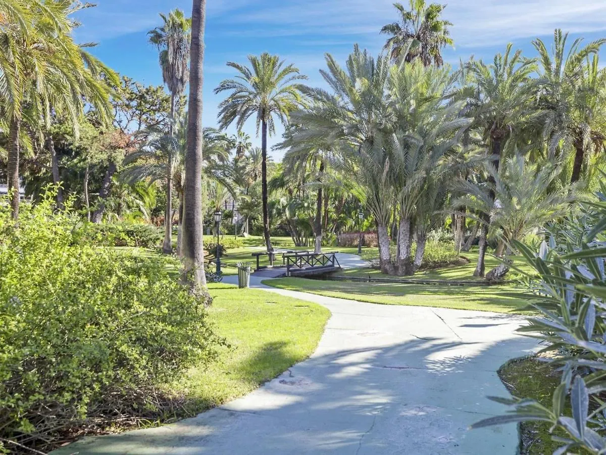 Apartamento De 2 Dormitorios En Playas Del Duque Marbella Apartament